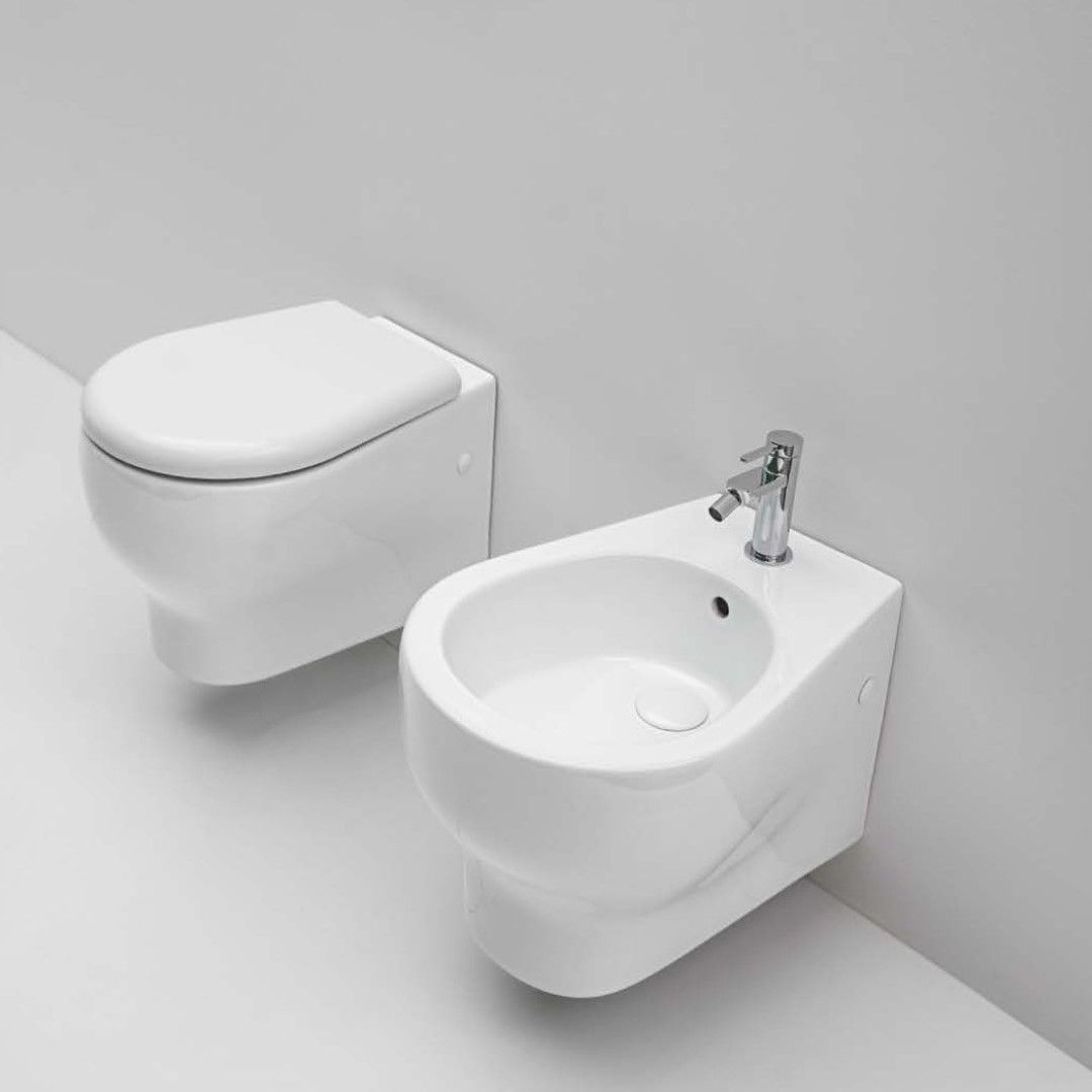 Set sanitari sospesi in ceramica