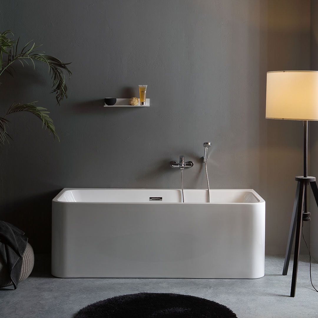 Vasca rettangolare da appoggio alla parete in acrilico bianco