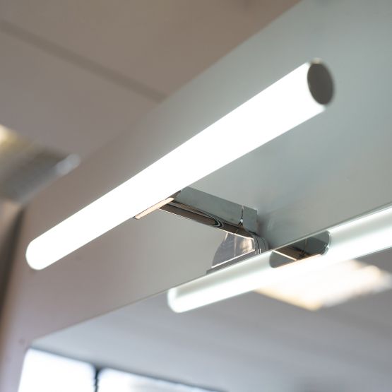 Lampe à LED avec lumière froide pour miroir Lampe à LED avec lumière froide pour miroir